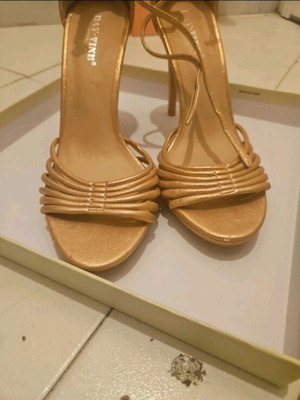 Gold-bronze sandals like new, size 40