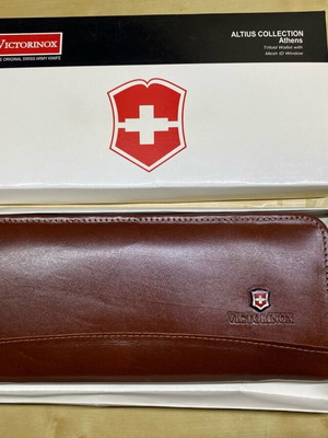 Victorinox leather wallet women's new