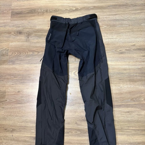 Norrona Falketind men's pants Gore-Tex Paclite size M like new, black