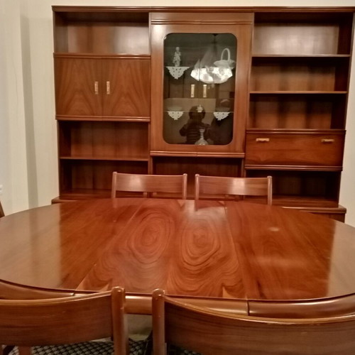 Rosewood dining set with sideboard and 6 chairs like new