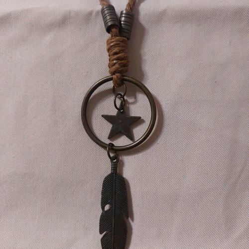 Rock necklace used with metal elements