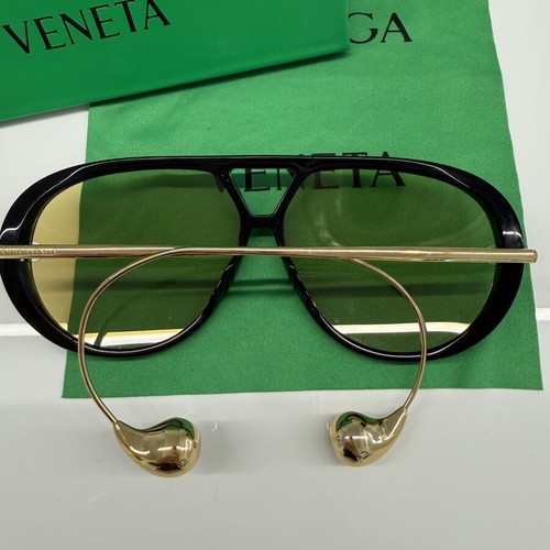 Bottega Veneta Aviator Sunglasses yellow, like new