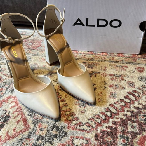 Aldo leather sandals nude like new, size 38