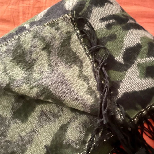 Zara large pashmina like new, gray and green
