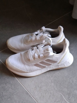 Adidas Light Motion White Running Shoes like new, size 38, narrow fit