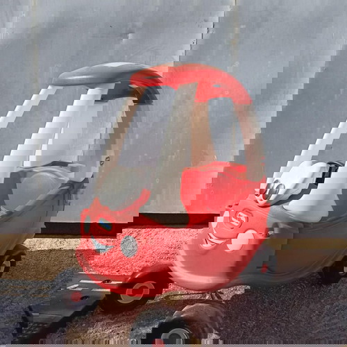 Παιδικό αυτοκινητάκι Little Tikes σαν καινούργιο, άσπρο με κόκκινο