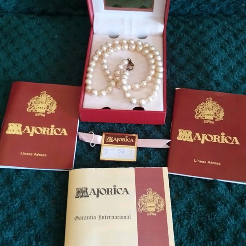 Majorica pearl necklace 7mm like new with certificates