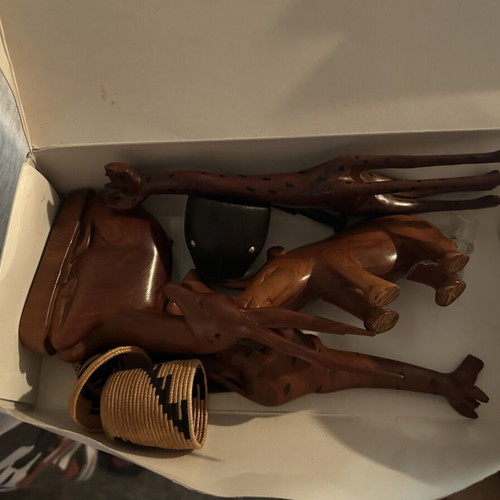 Wooden animals like new from Congo