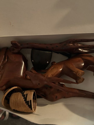 Wooden animals like new from Congo