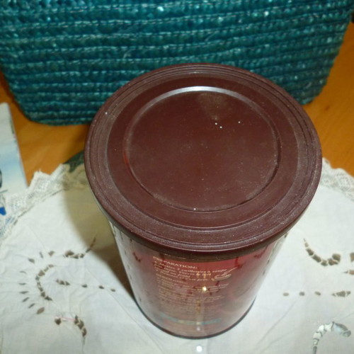 Nestle metal tin used, chocolate powder