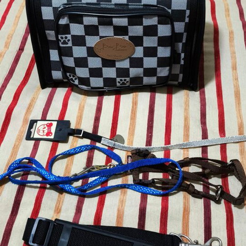Pet Camelot Small 30cm Pet Carrier Bag like new with free leash