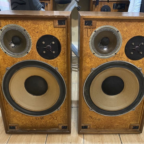 Wharfedale Dovedale 3 speakers used vintage made in England