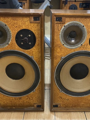 Wharfedale Dovedale 3 speakers used vintage made in England