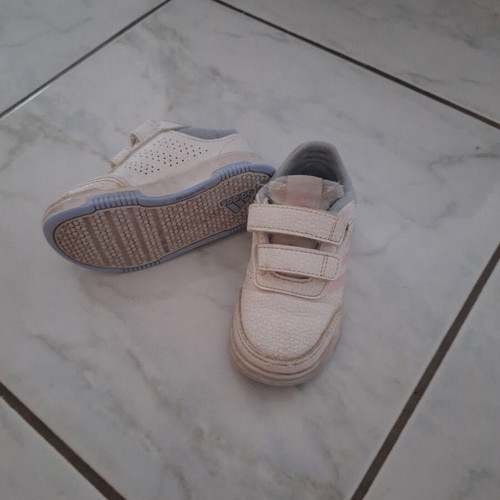 Adidas kids white sneakers like new, size 22, velcro
