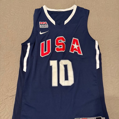 Kobe Bryant jersey like new