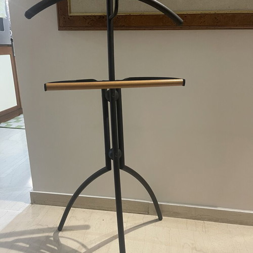 Clothes hanger minimal, like new