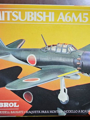Mitsubishi A6M5 Zero plastic model scale 1/72 new