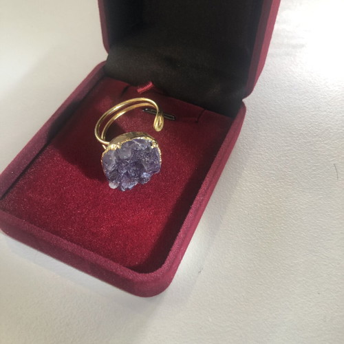 Ring with natural amethyst adjustable size, purple and gold