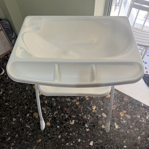 Baby Bathing and Changing Station new condition