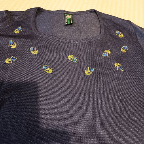 Knitted women's blouse blue with embroidered neckline size medium like new