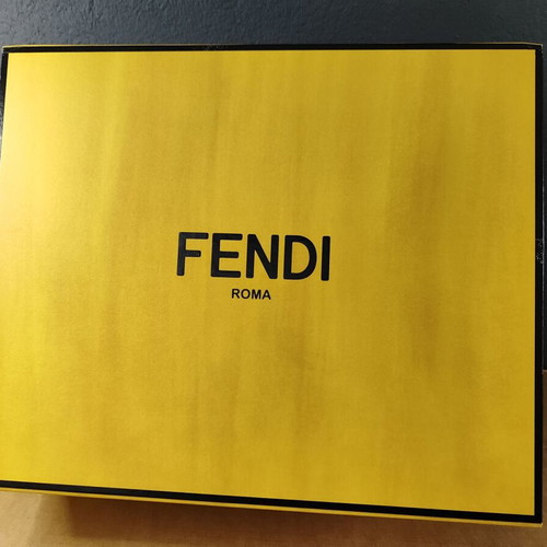 FENDI κουτί συσκευασίας, κορδέλα και dustbag μεταχειρισμένα