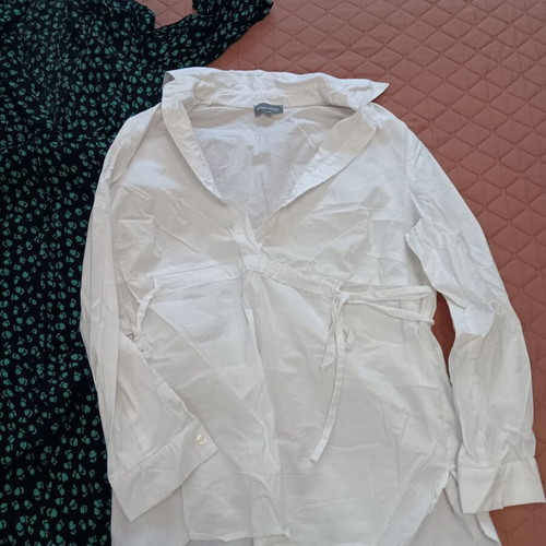 Maternity clothes like new, pack of 2, white and green
