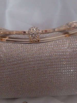 Βραδινή γυναικεία χρυσή clutch τσάντα καινούργια με στρας και ιμάντα ώμου