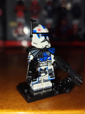 Kix Star Wars Lego minifigure with accessories