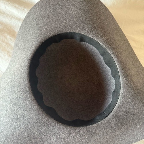 Wool hat like new, gray, size L