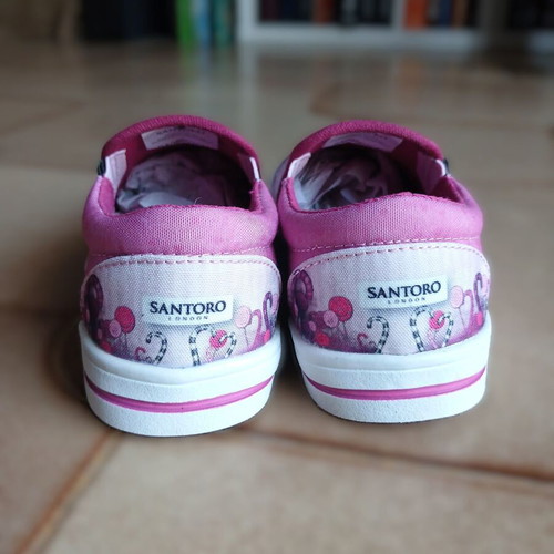 Santoro Gorjuss slip-on kids shoes size 31 new pink white