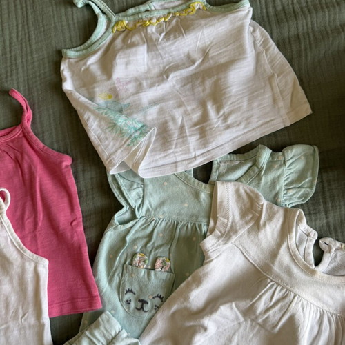 Baby clothes used, pack of 7 pieces with tops and shorts