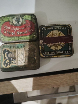 Gramophone needles used, open boxes