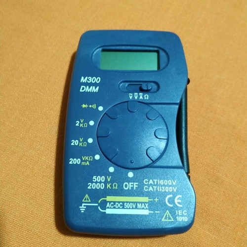 Digital mini pocket multimeter like new with 12v battery and case