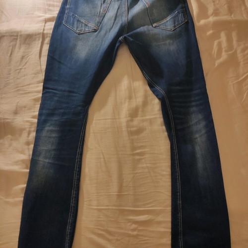 3GUYS men's jeans like new, modern with rips, size 34/34