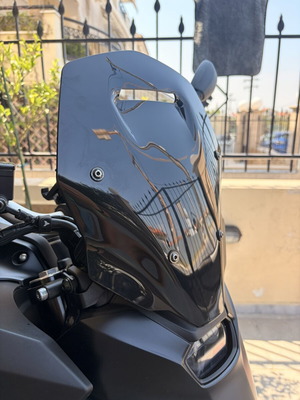 Black sport fly screen for MT7 2026 with mounts