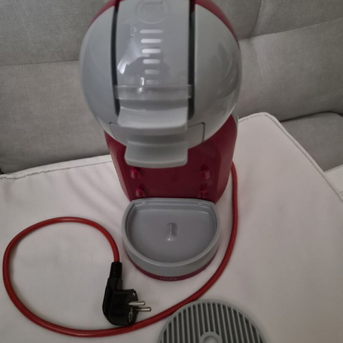 Nescafé Dolce Gusto Mini Me Krups coffee machine used