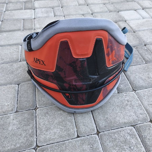 Kitesurf belt ION Apex medium used with spread bar and leash