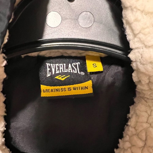 Everlast Men’s Black and Red Puffer Jacket Like New