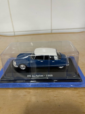 Collectible Citroen DS Pallas 1968 model car scale 1:43 new
