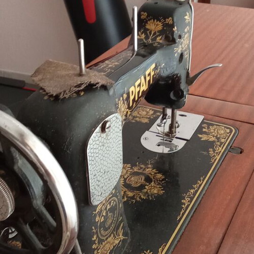 Pfaff sewing machine used, German brand, antique