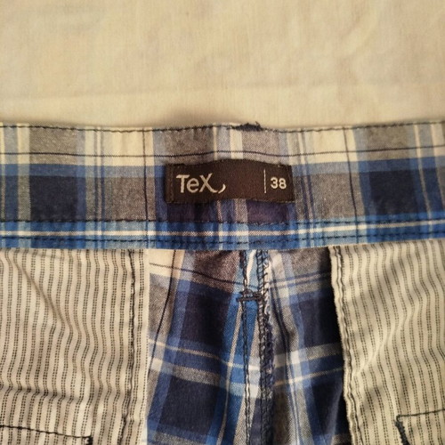 Checked bermuda shorts like new, blue, size 38