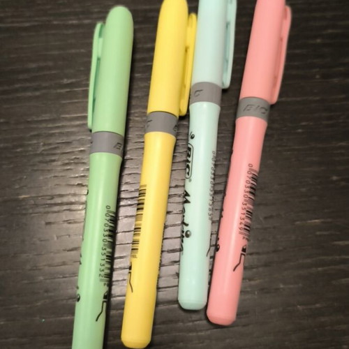 Pencil cases new, pack of 5 with 4 Bic highlighters gift