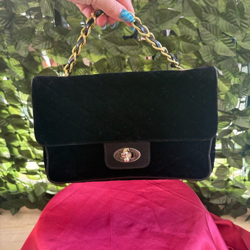 Velvet shoulder bag with gold chain like new, 28x20cm