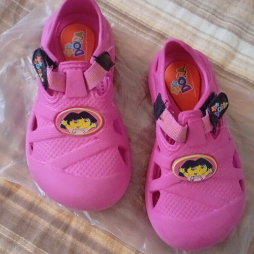 Dora Girls' Water Shoes Size 24 Like New Pink