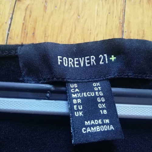 Forever 21+ μαύρη μπλούζα V-neck criss-cross size 0X σαν καινούργιο