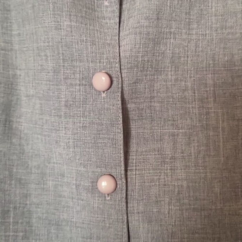 Shirt with shoulder pads like new, short sleeve, loose fit