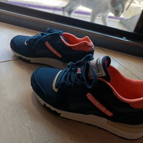 Reebok women's shoes size 36 like new, multicolor