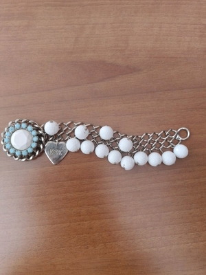 Bracelet used with heart detail