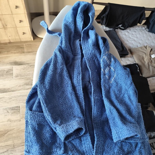 Arena bathrobe for 4-6 years old used, color faded