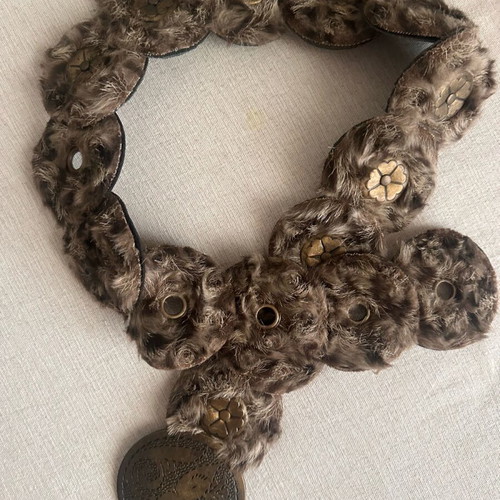 Belt with fur like new